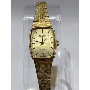 Vintage Advance Women's Quartz Watch Gold Tone Band 17mm Case-‎ New Battery